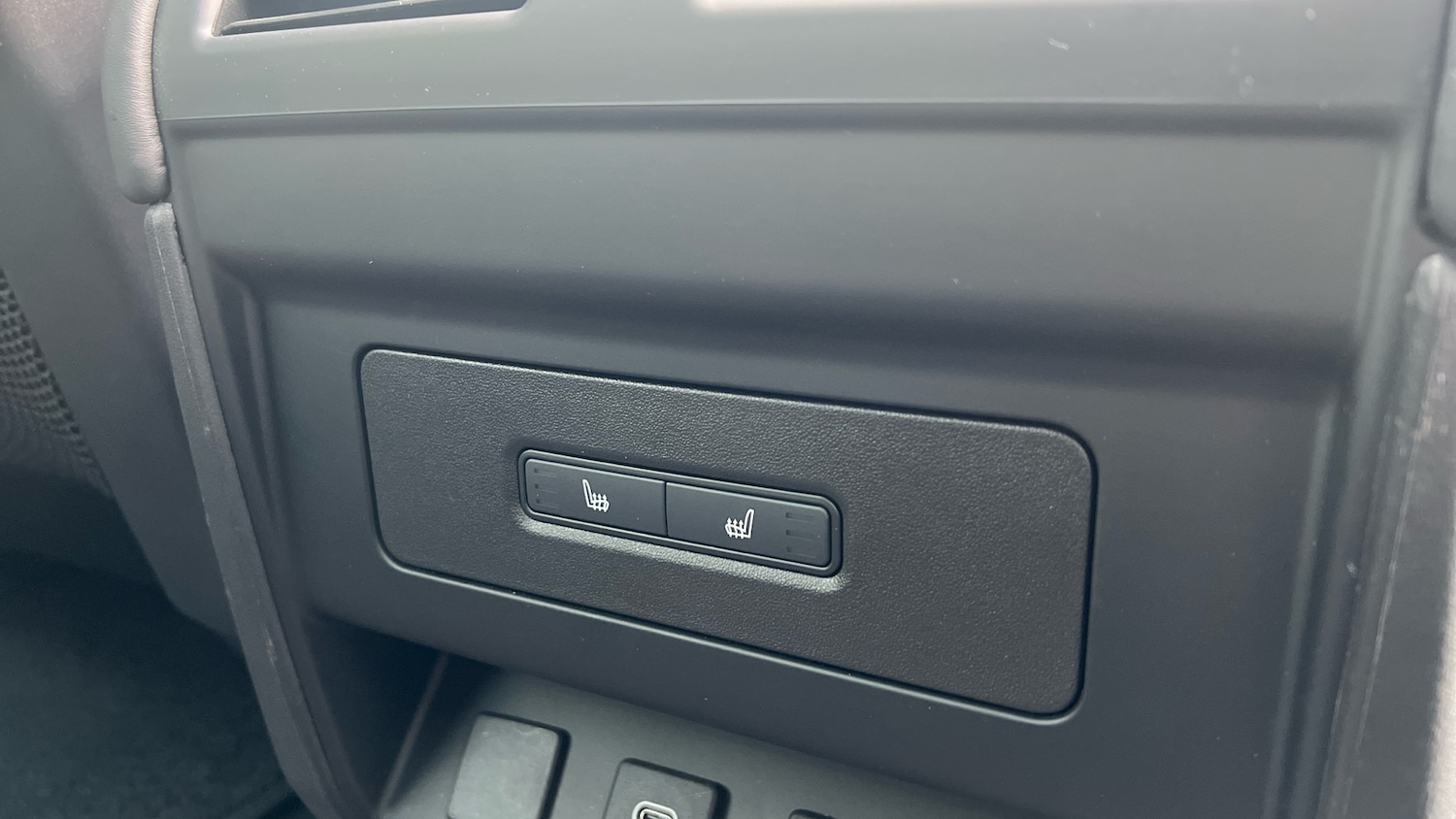 Used Land Rover Defender 2024 for sale - 77619745: Photo 38