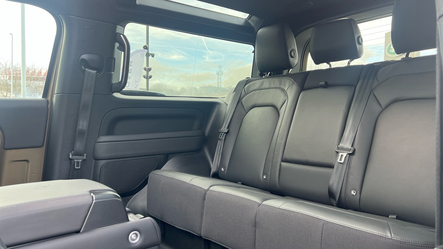 Used Land Rover Defender 2024 for sale - 77619745: Photo 39