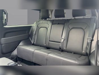 Used Land Rover Defender 2024 for sale - 77619745: Photo