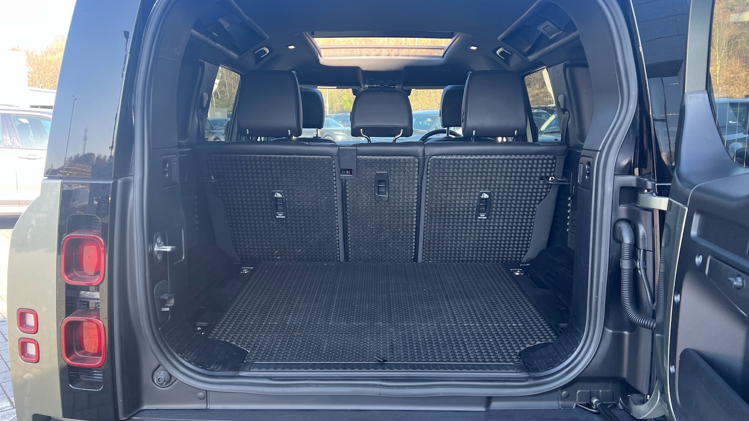 Used Land Rover Defender 2023 for sale - 77641247: Photo 10