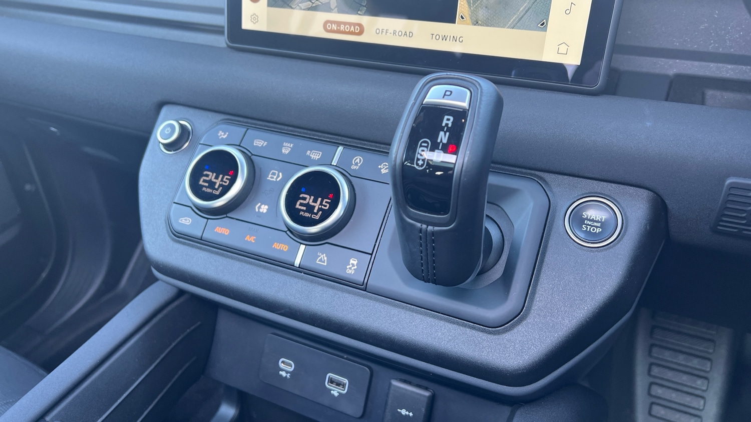 Used Land Rover Defender 2023 for sale - 77641247: Photo 13