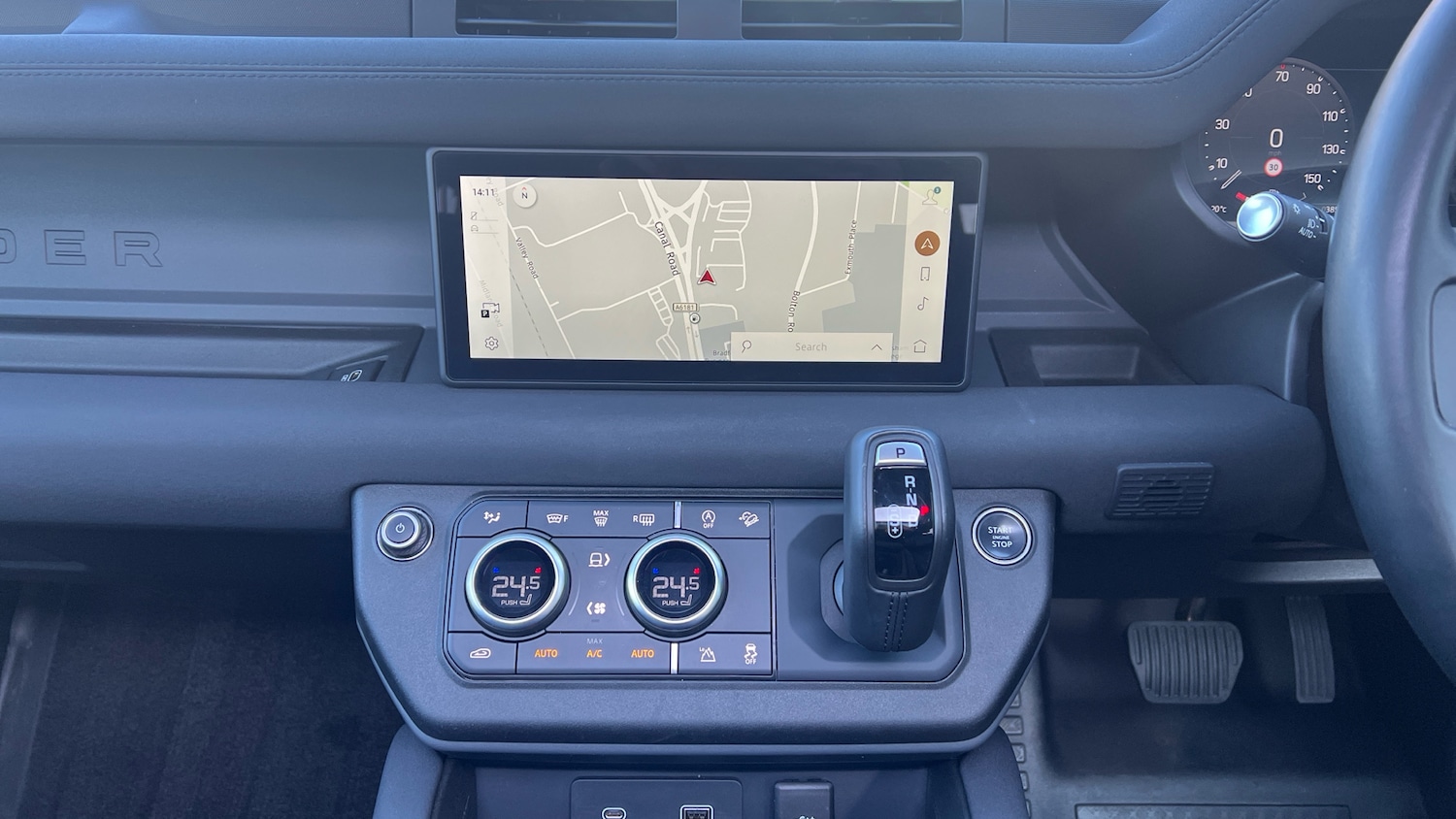 Used Land Rover Defender 2023 for sale - 77641247: Photo 14