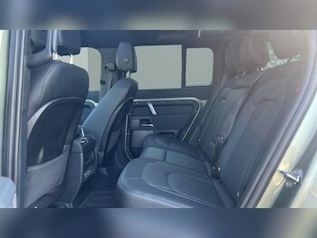 Used Land Rover Defender 2023 for sale - 77641247: Photo