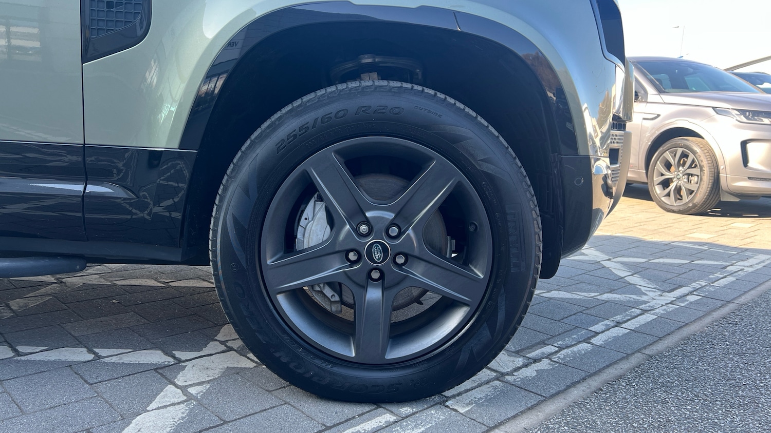 Used Land Rover Defender 2023 for sale - 77641247: Photo 8