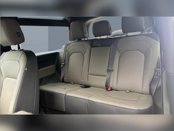 Used Land Rover Defender 2025 for sale - 78918074: Photo