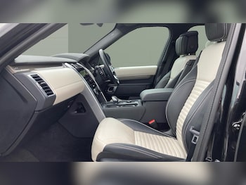 Used Land Rover Discovery 2023 for sale - 75330393: Photo