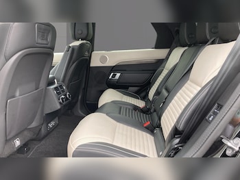 Used Land Rover Discovery 2023 for sale - 75330393: Photo