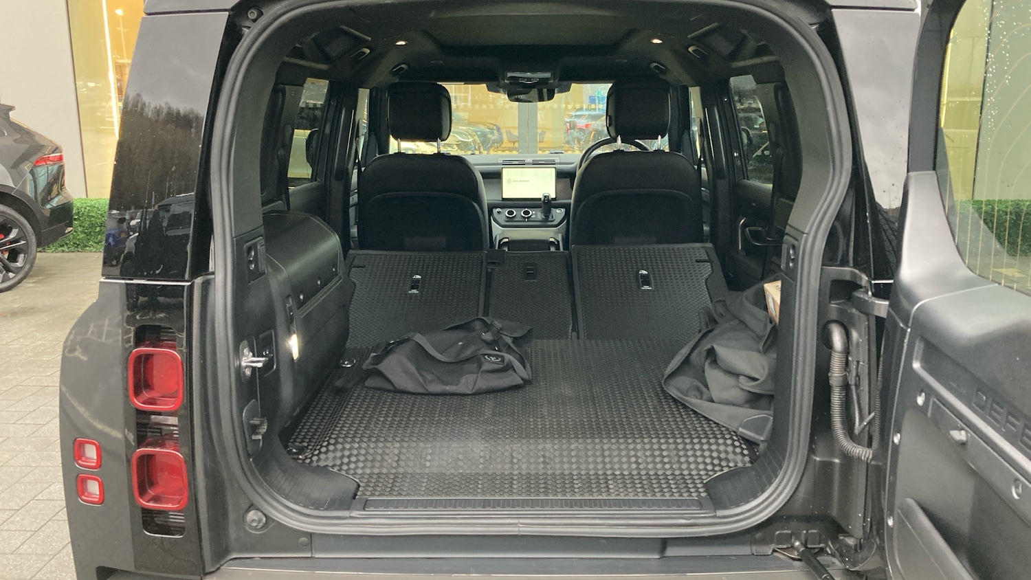 Used Land Rover Defender 2024 for sale - 77640032: Photo 10