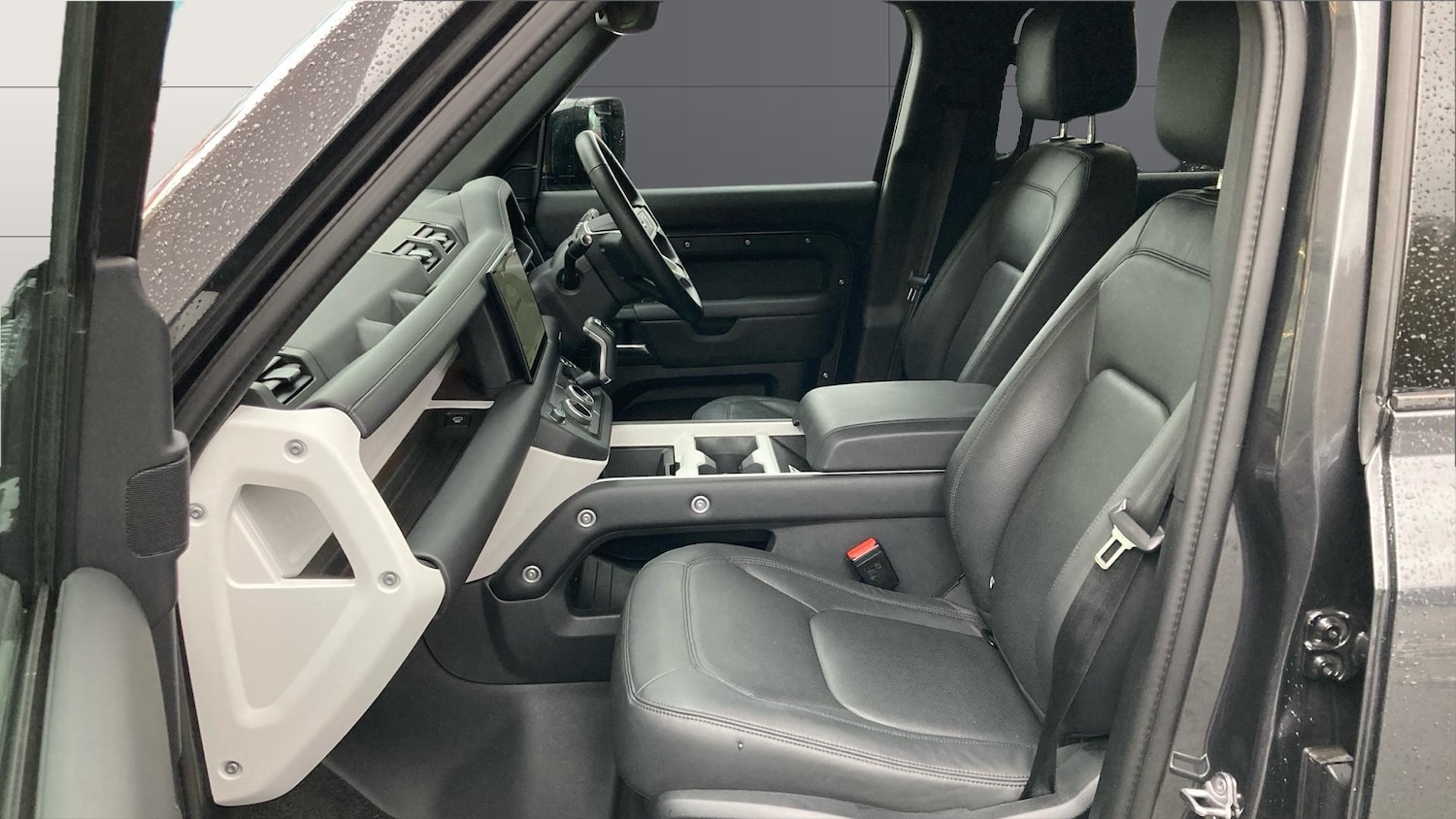 Used Land Rover Defender 2024 for sale - 77640032: Photo 3