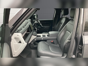 Used Land Rover Defender 2024 for sale - 77640032: Photo