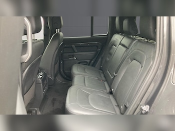 Used Land Rover Defender 2024 for sale - 77640032: Photo