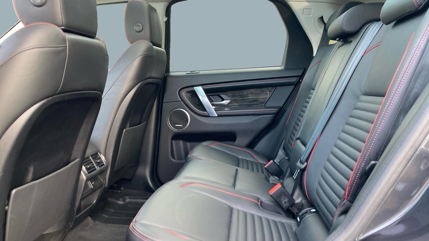 Used Land Rover Discovery Sport 2020 for sale - 76477147: Photo 4