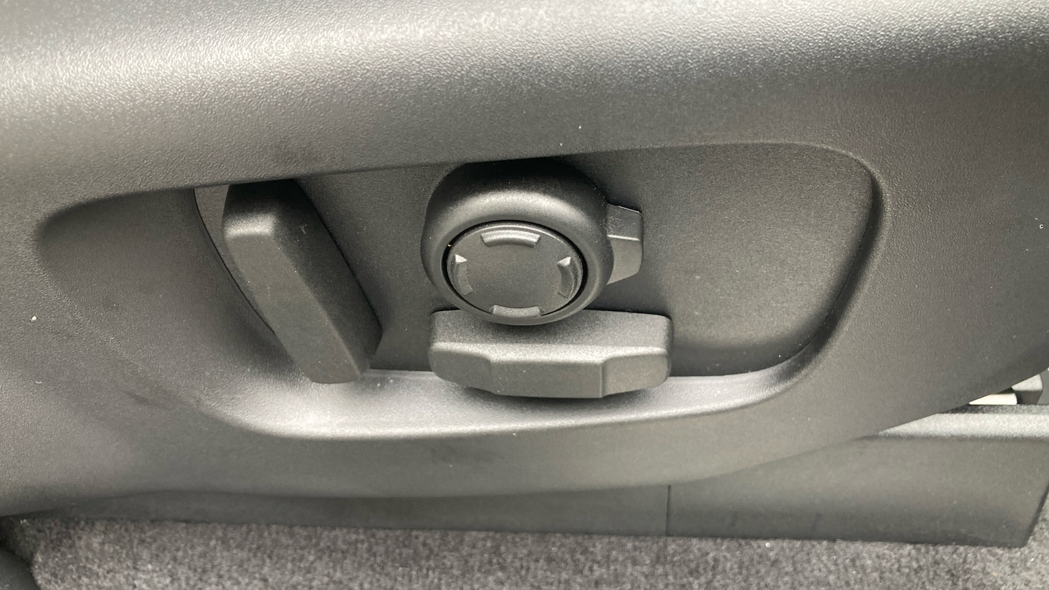 Used Land Rover Discovery 2025 for sale - 77873165: Photo 24