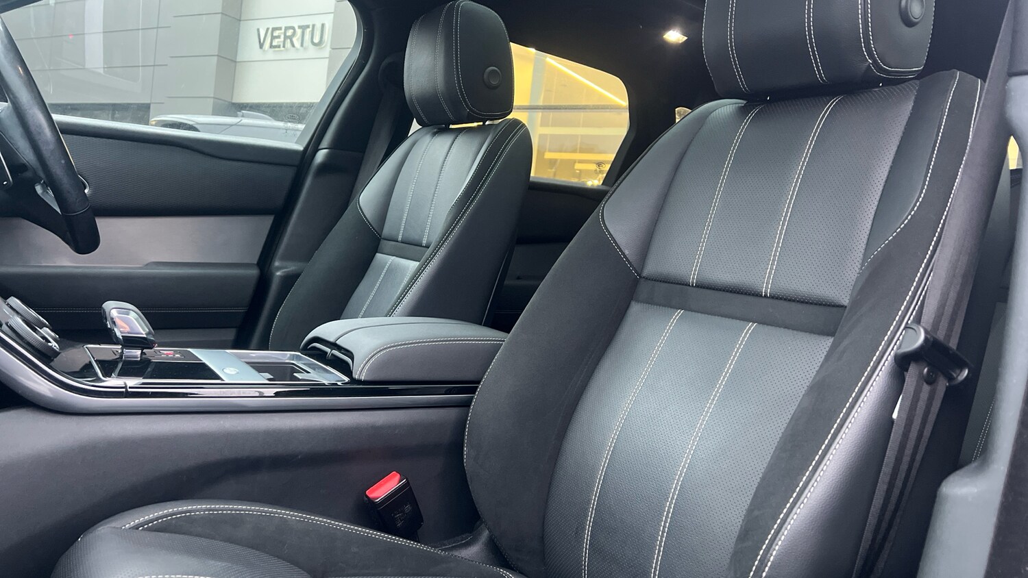 Used Land Rover Range Rover Velar 2021 for sale - 77592633: Photo 35