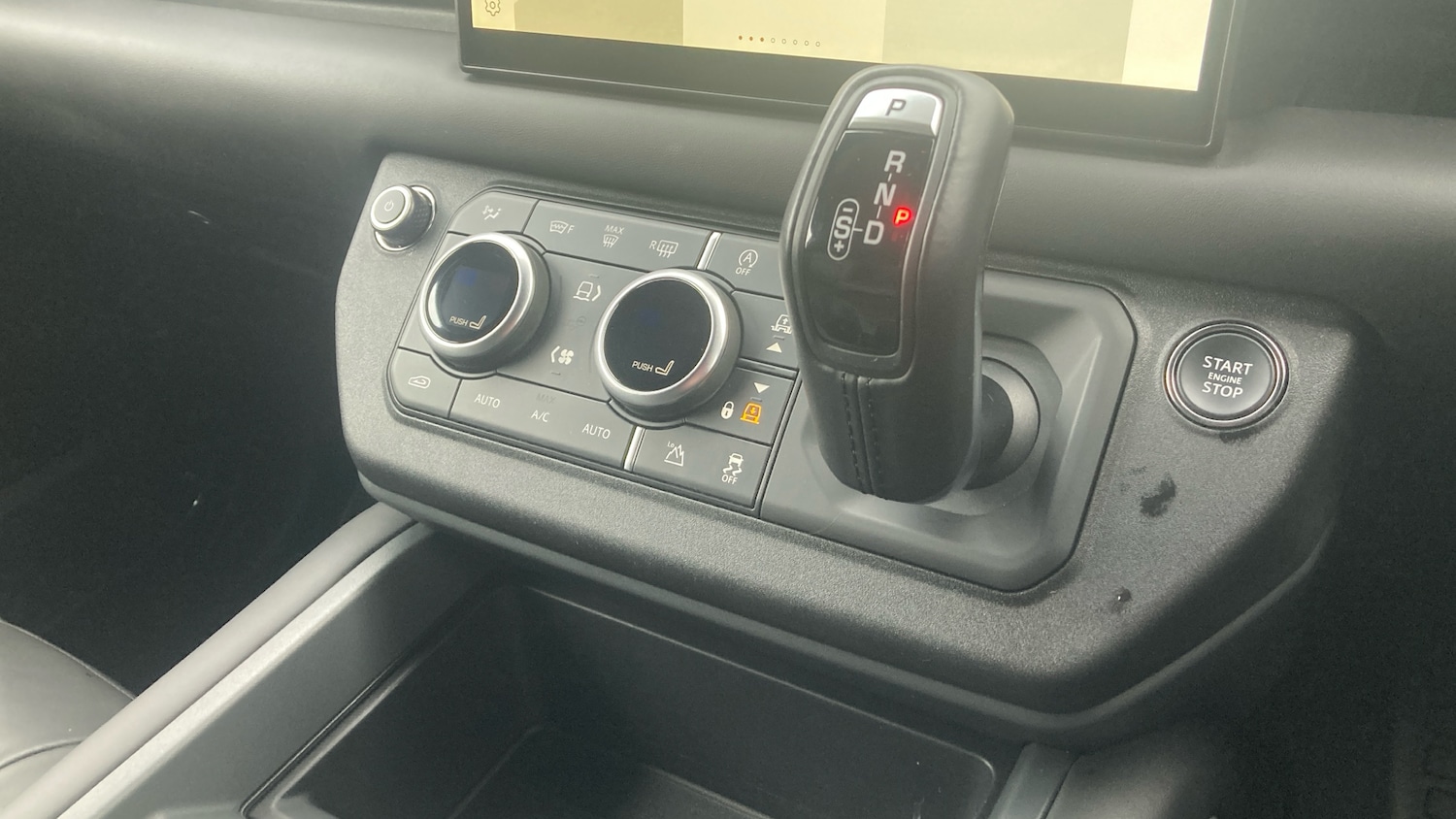 Used Land Rover Defender 2024 for sale - 77113296: Photo 13