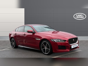 Used Jaguar XE 2017 for sale - 79528290: Photo