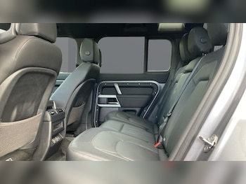 Used Land Rover Defender 2023 for sale - 76290432: Photo