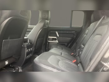 Used Land Rover Defender 2022 for sale - 76862256: Photo