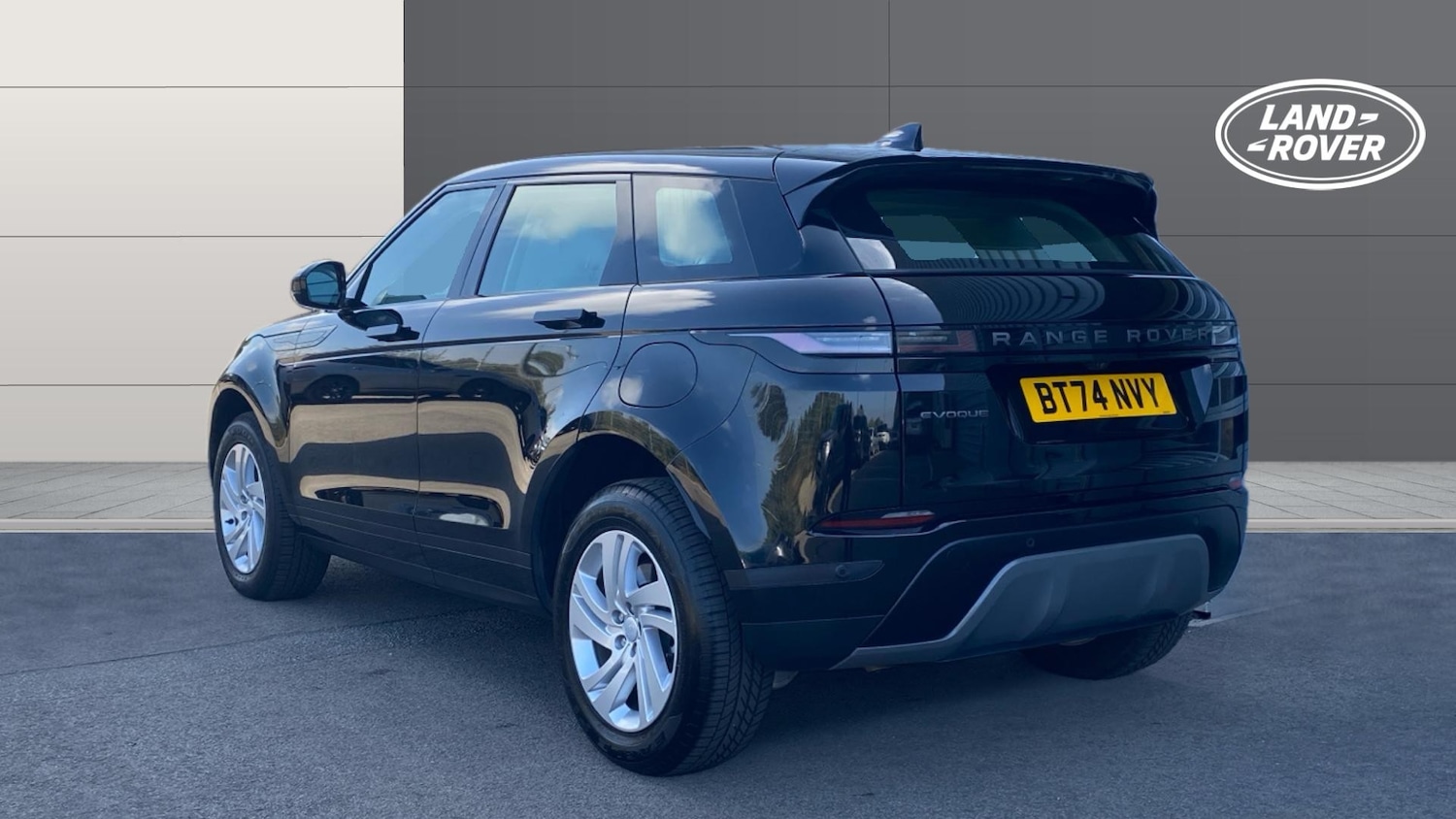 Used Land Rover Range Rover Evoque 2024 for sale - 76477150: Photo 2