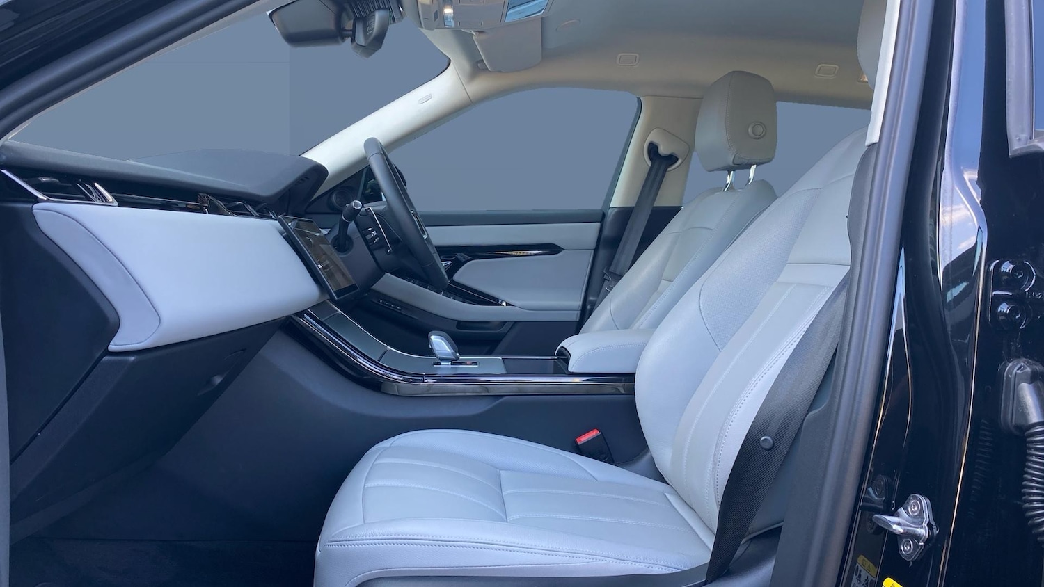 Used Land Rover Range Rover Evoque 2024 for sale - 76477150: Photo 3