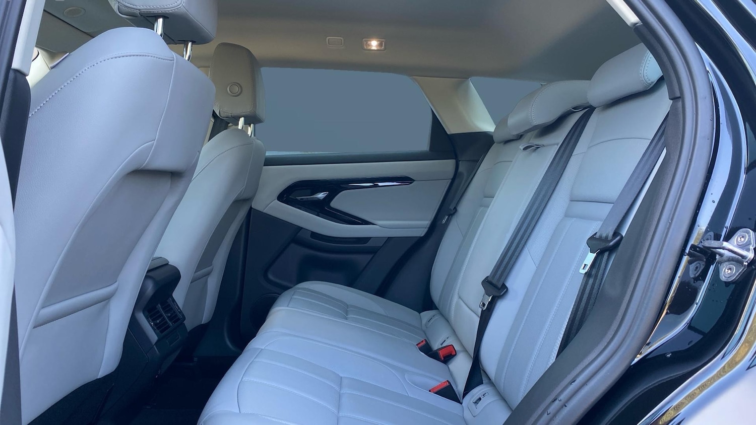 Used Land Rover Range Rover Evoque 2024 for sale - 76477150: Photo 4