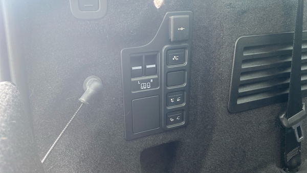 Used Land Rover Discovery 2023 for sale - 76144561: Photo 32