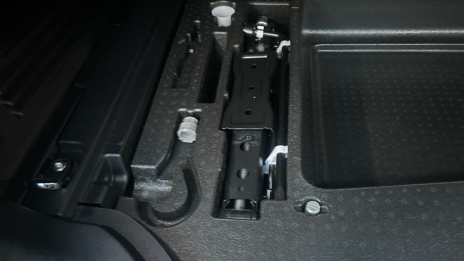 Used Land Rover Defender 2024 for sale - 77337479: Photo 33