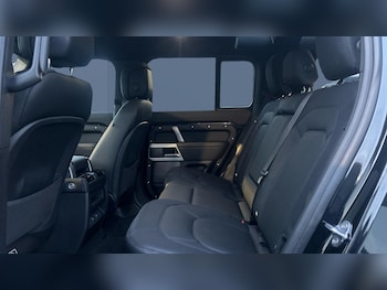 Used Land Rover Defender 2024 for sale - 77337479: Photo