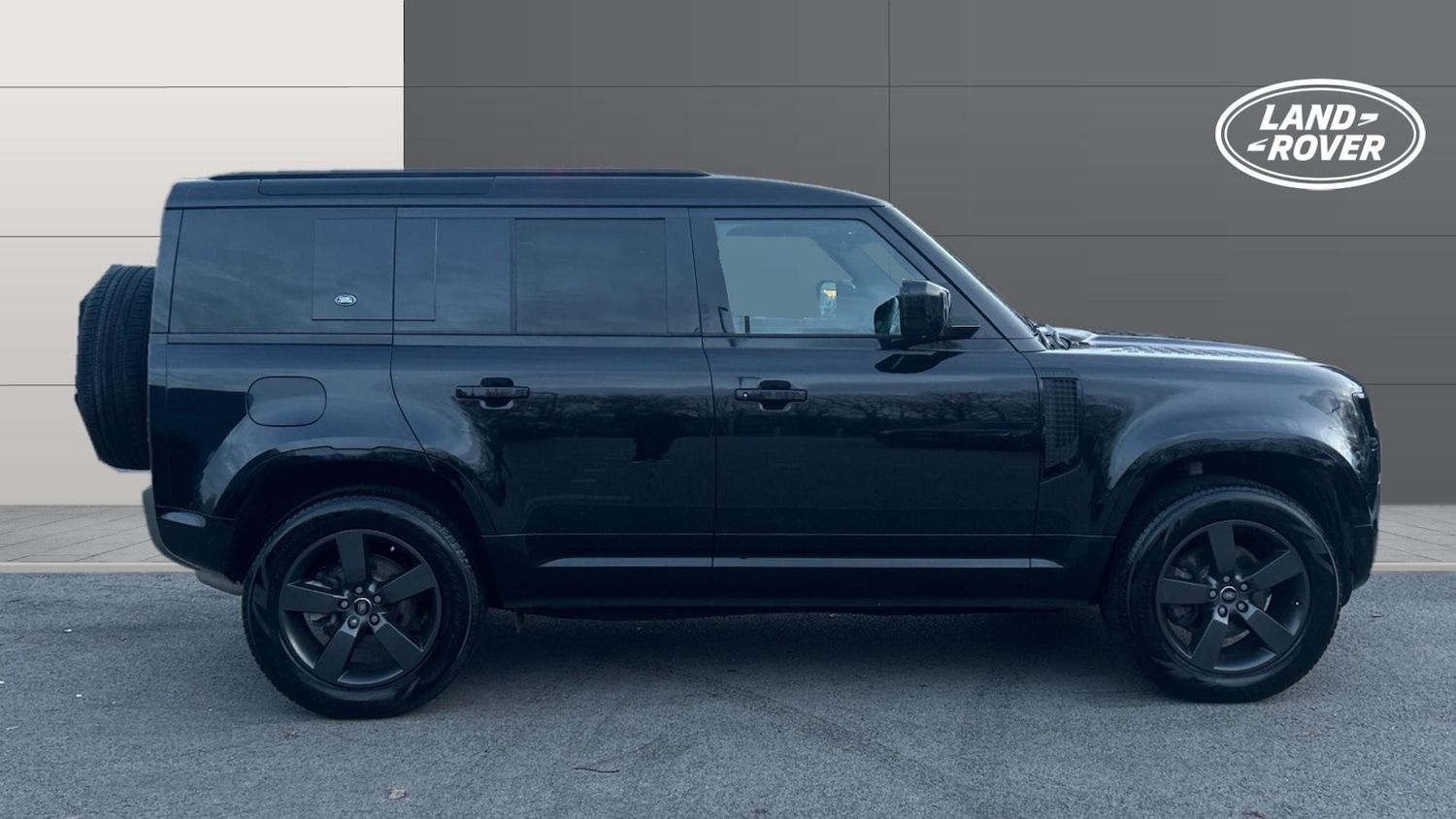 Used Land Rover Defender 2024 for sale - 77337479: Photo 5