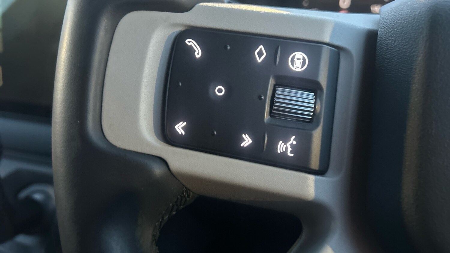 Used Land Rover Defender 2024 for sale - 77337479: Photo 54