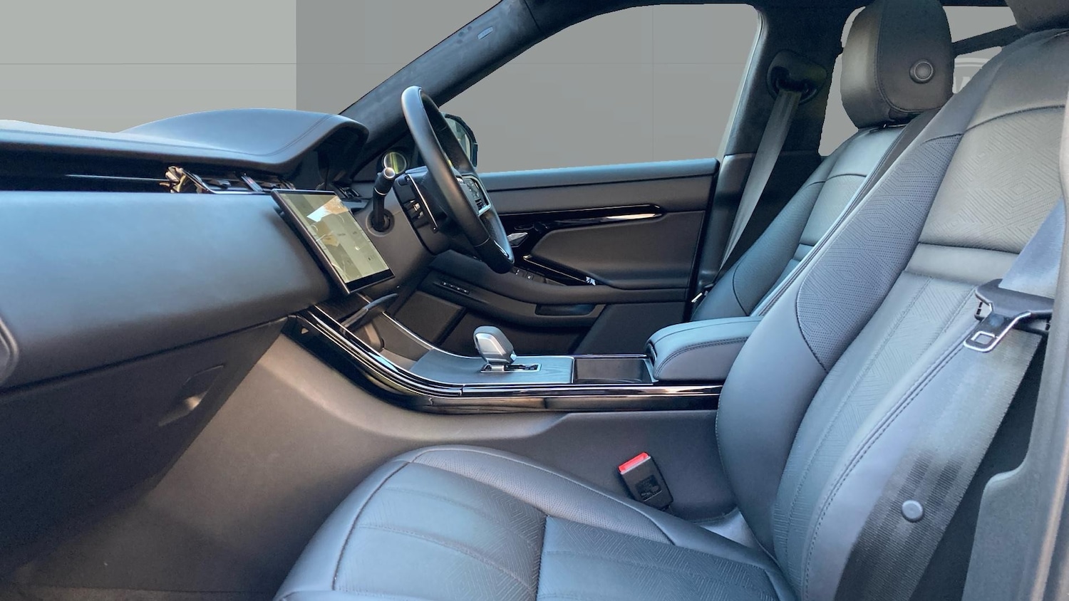 Used Land Rover Range Rover Evoque 2025 for sale - 76918811: Photo 3