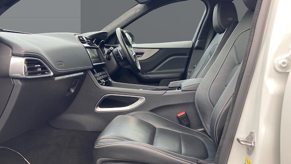 Used Jaguar F-Pace 2019 for sale - 76161836: Photo 3