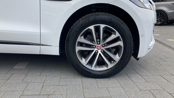 Used Jaguar F-Pace 2019 for sale - 76161836: Photo 8