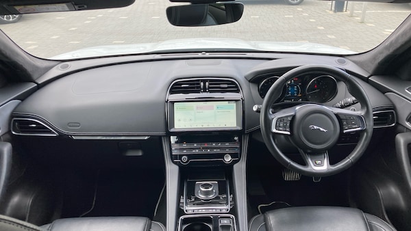 Used Jaguar F-Pace 2019 for sale - 76161836: Photo 9