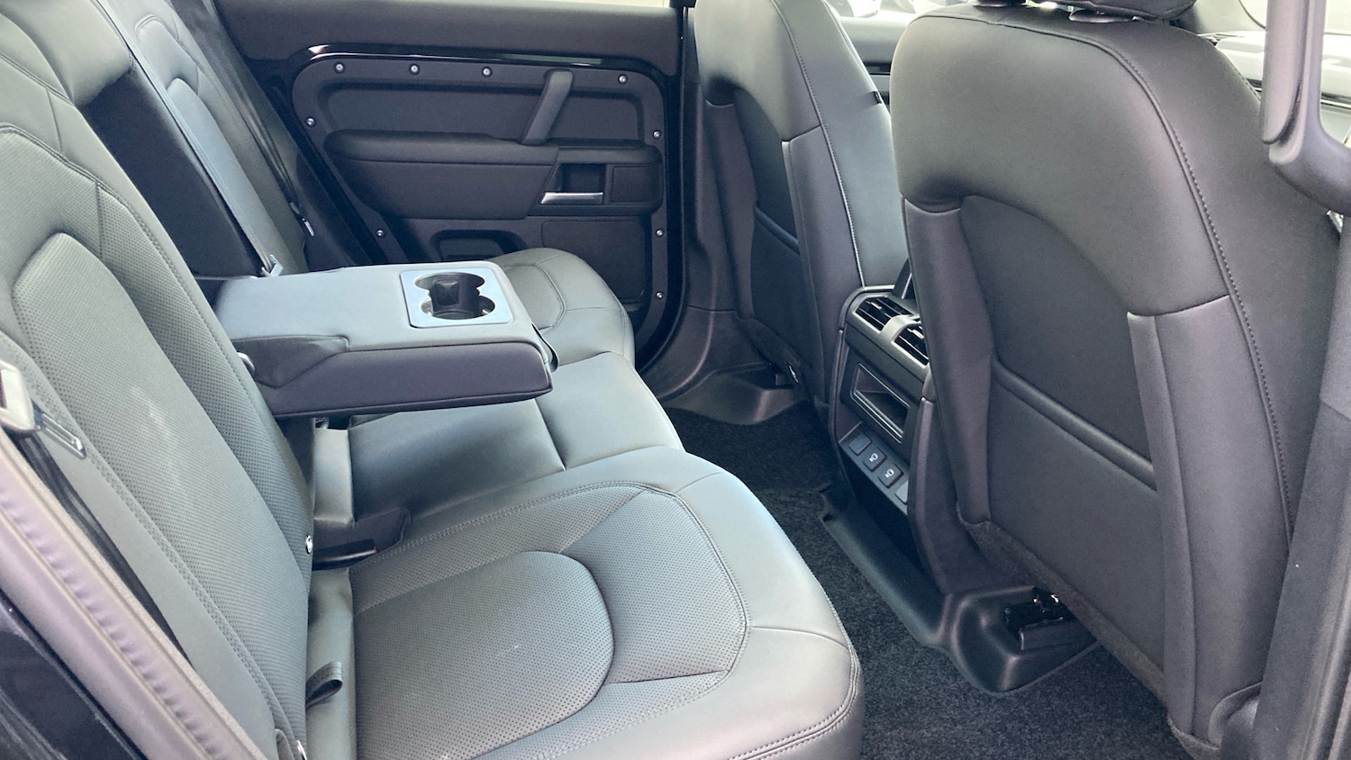 Used Land Rover Defender 2025 for sale - 77087273: Photo 27