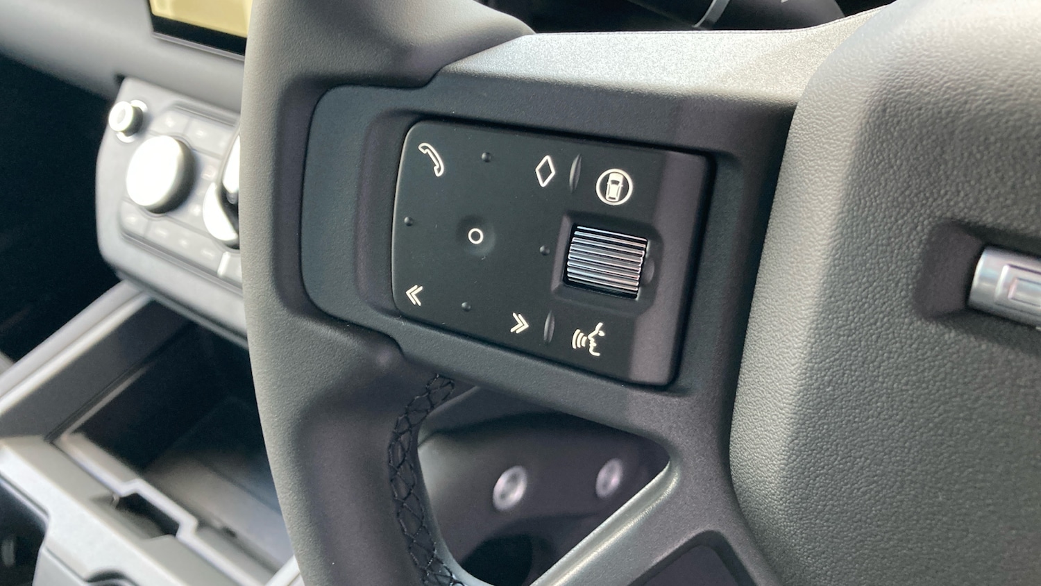 Used Land Rover Defender 2025 for sale - 77087273: Photo 30