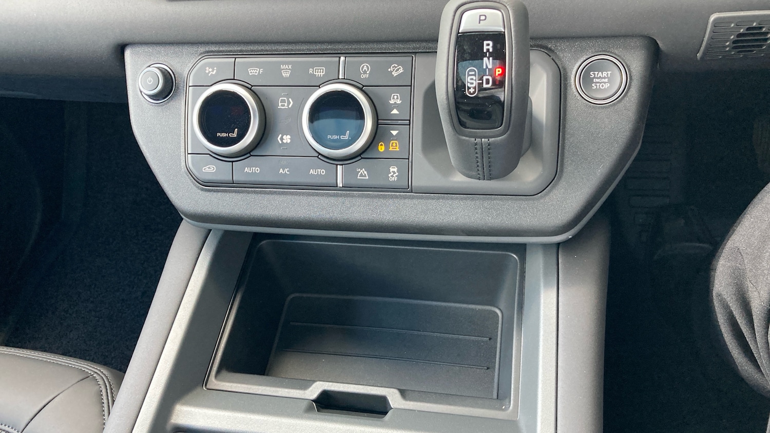 Used Land Rover Defender 2025 for sale - 77087273: Photo 36