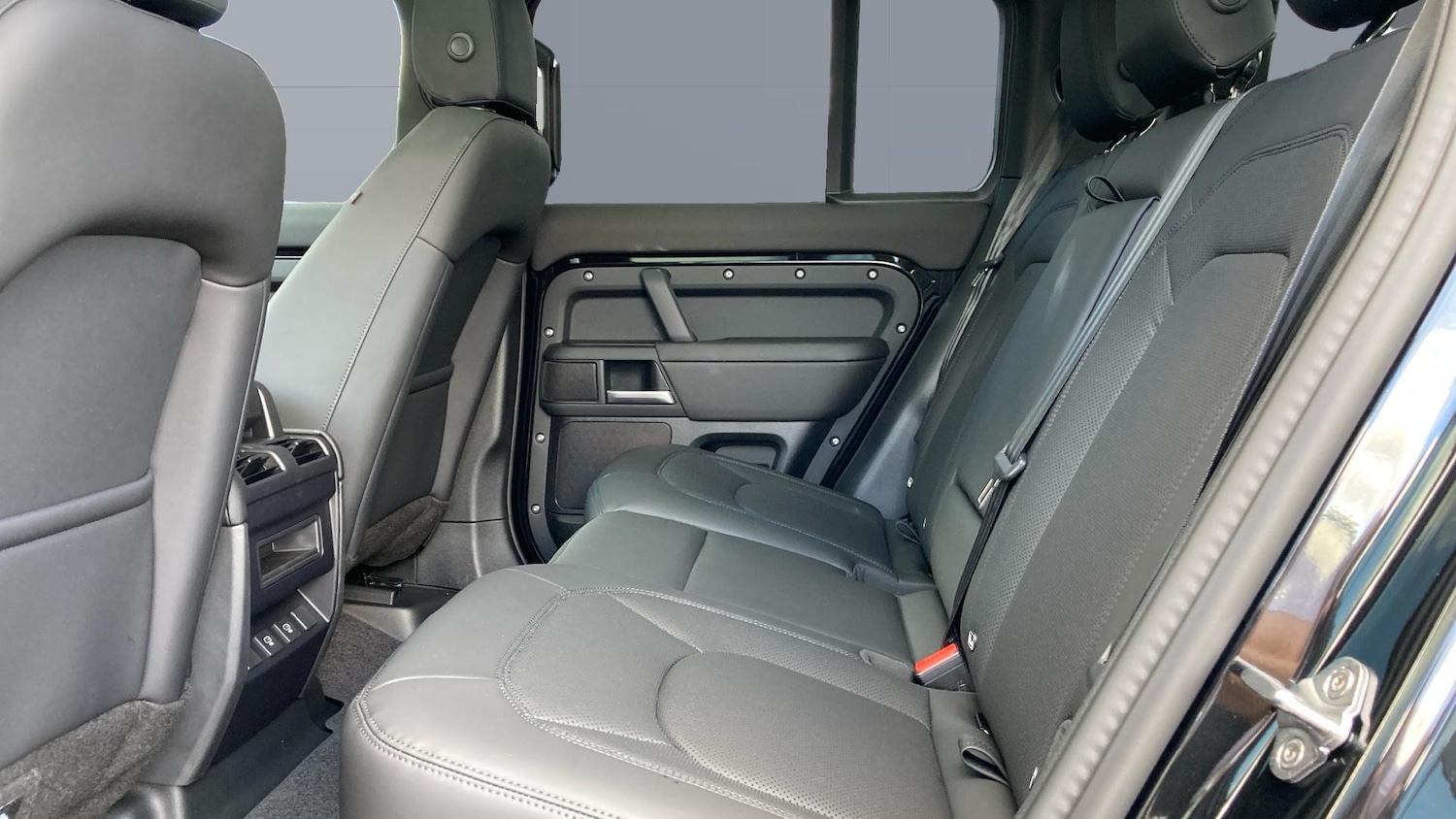 Used Land Rover Defender 2025 for sale - 77087273: Photo 4