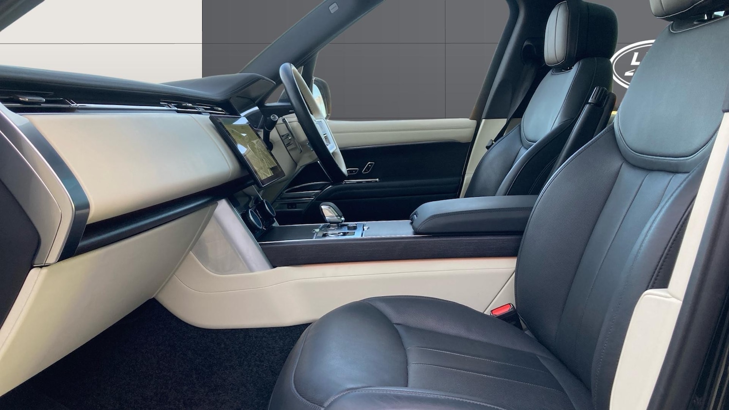 Used Land Rover Range Rover 2023 for sale - 77679354: Photo 3