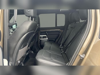 Used Land Rover Defender 2023 for sale - 75438933: Photo