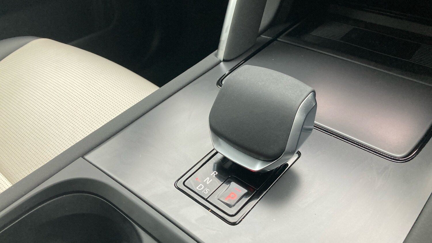 Used Land Rover Discovery Sport 2025 for sale - 76477178: Photo 13