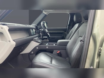 Used Land Rover Defender 2021 for sale - 75712875: Photo