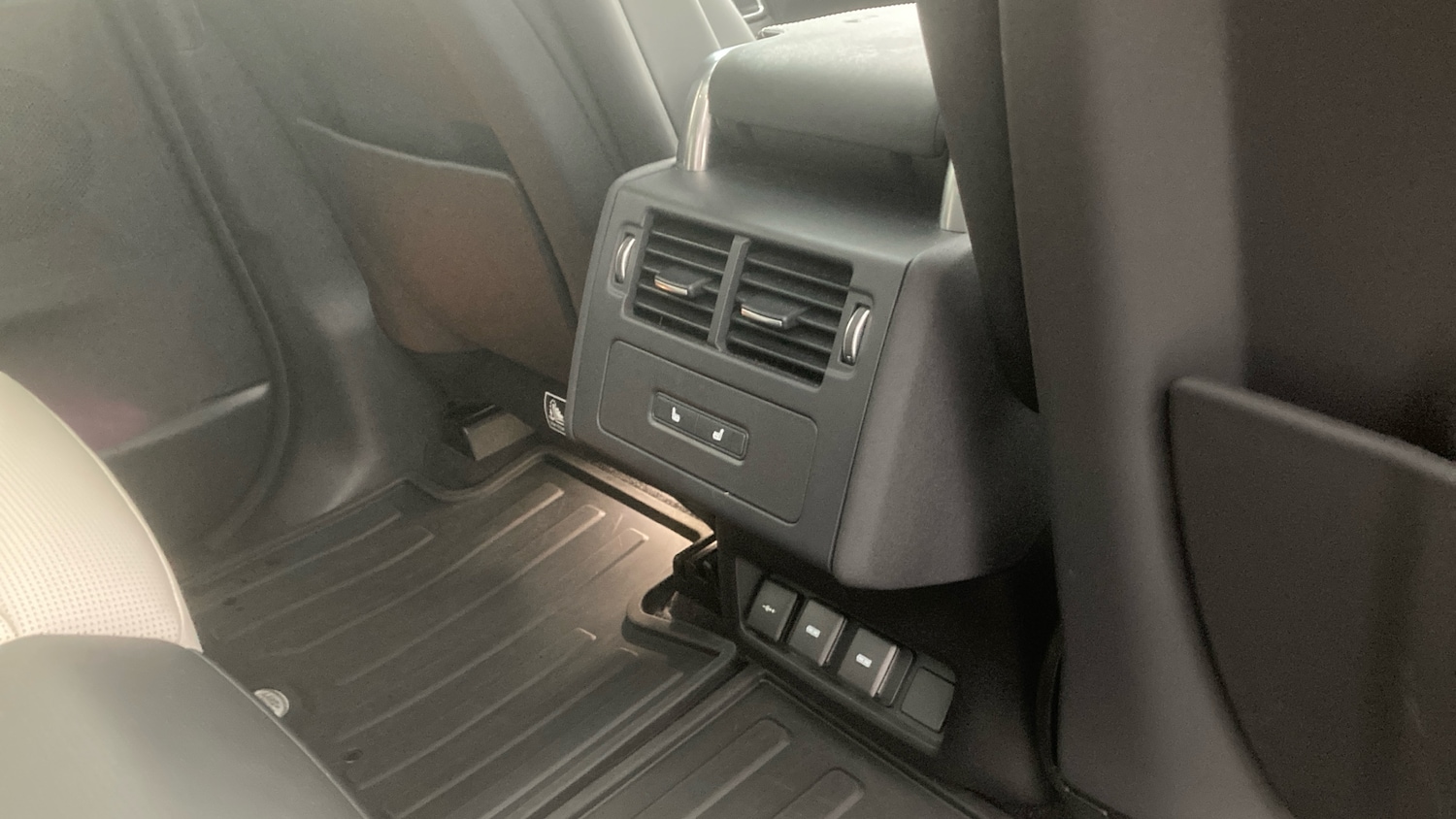 Used Land Rover Discovery 2023 for sale - 76924219: Photo 18