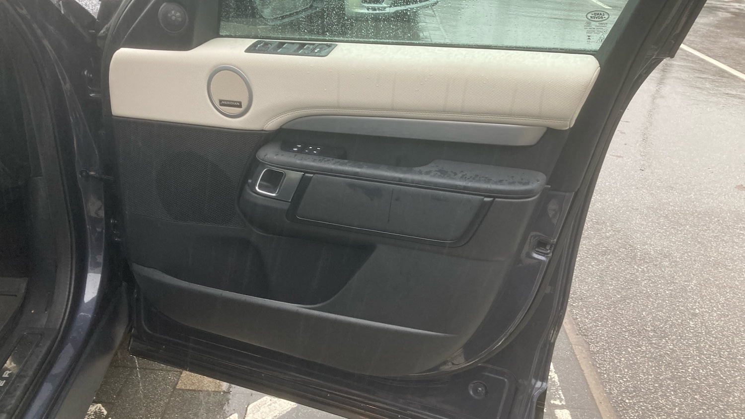 Used Land Rover Discovery 2023 for sale - 76924219: Photo 21