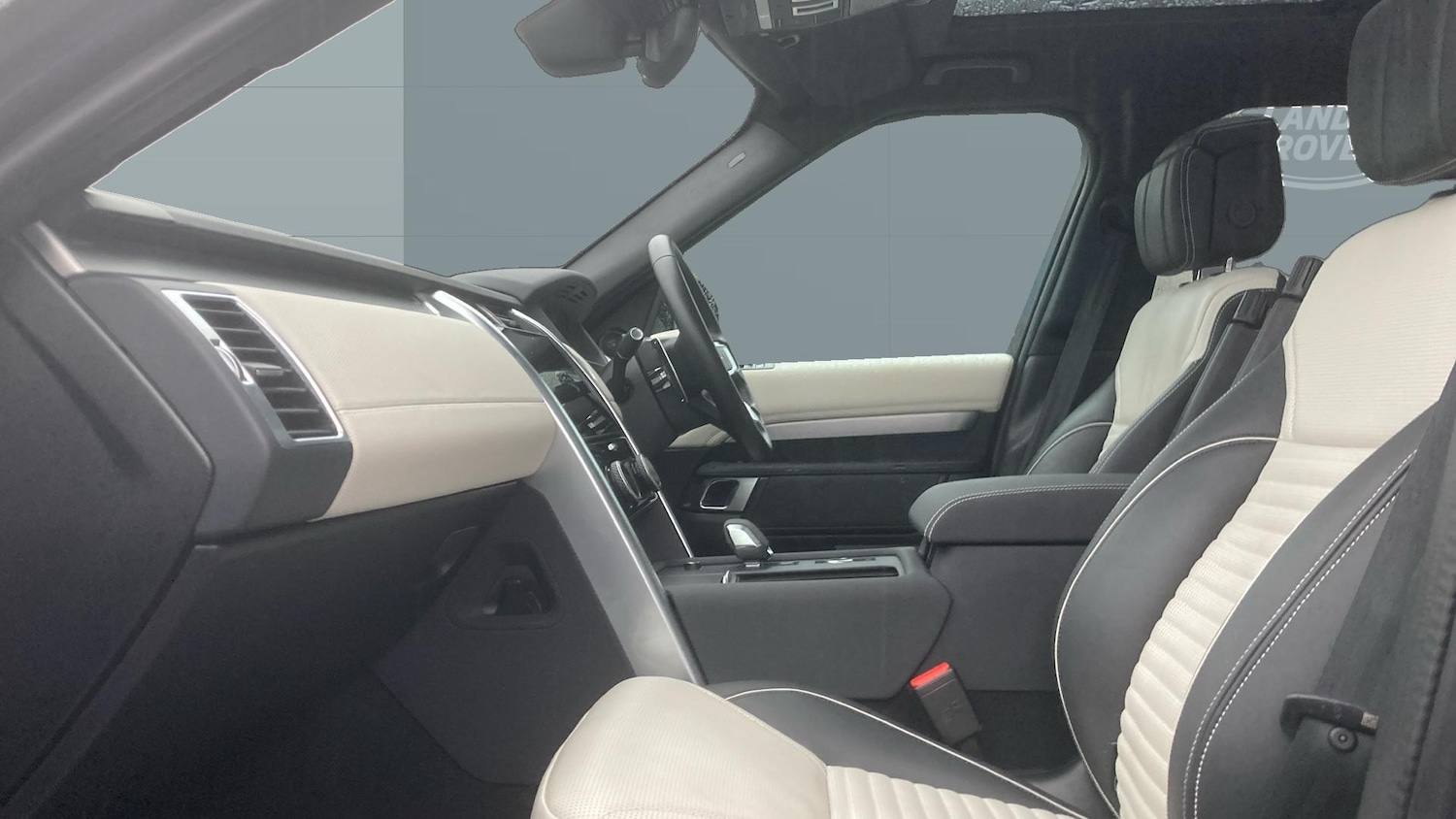 Used Land Rover Discovery 2023 for sale - 76924219: Photo 3