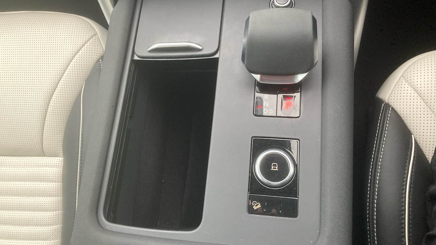 Used Land Rover Discovery 2023 for sale - 76924219: Photo 31