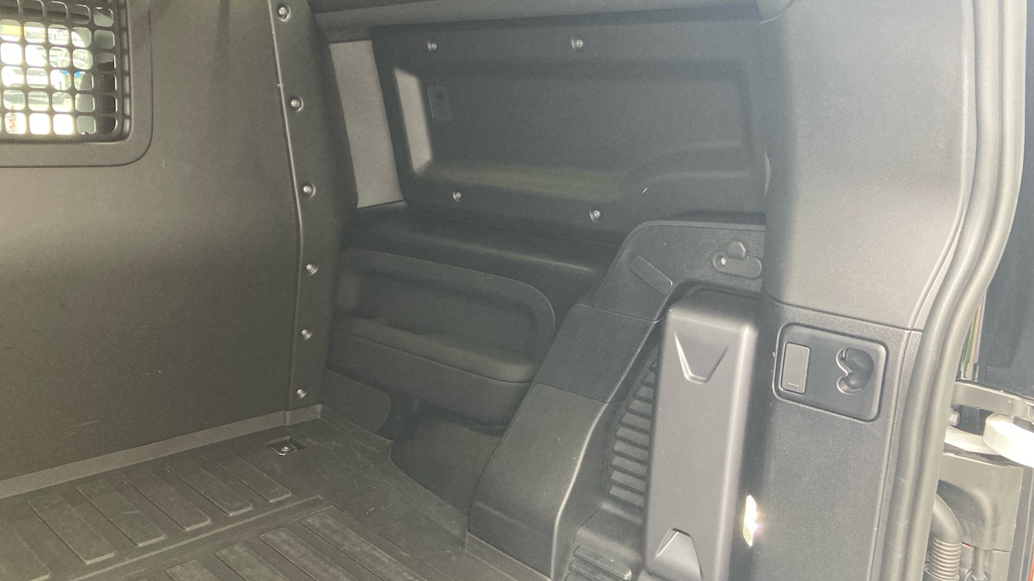 Used Land Rover Defender 2025 for sale - 77297054: Photo 23