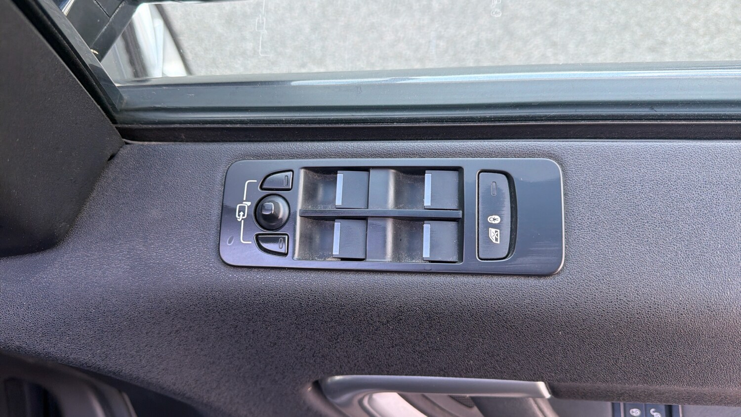 Used Land Rover Discovery Sport 2017 for sale - 78067344: Photo 25