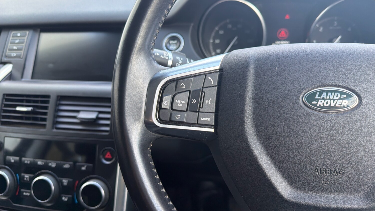 Used Land Rover Discovery Sport 2017 for sale - 78067344: Photo 28