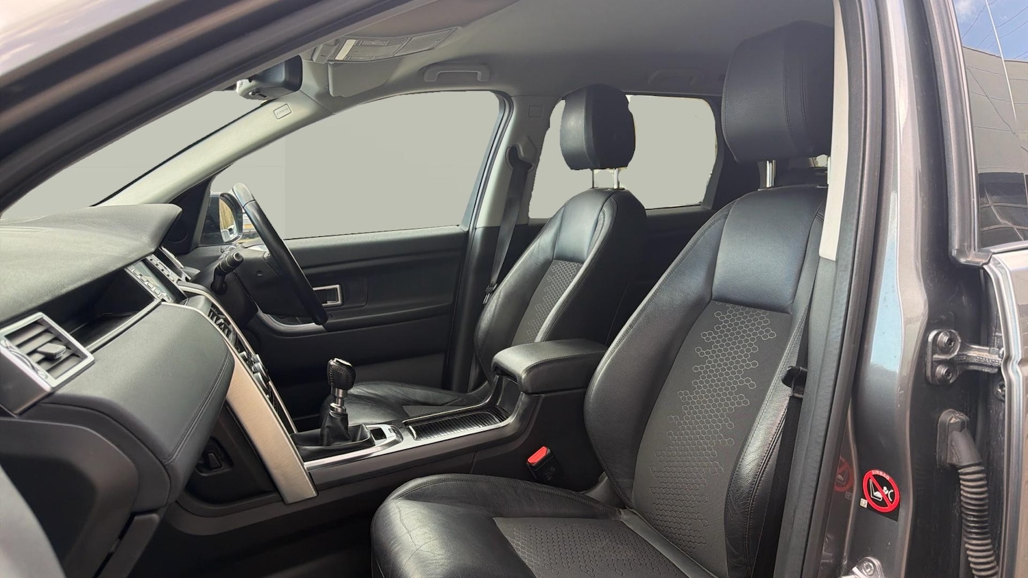 Used Land Rover Discovery Sport 2017 for sale - 78067344: Photo 3